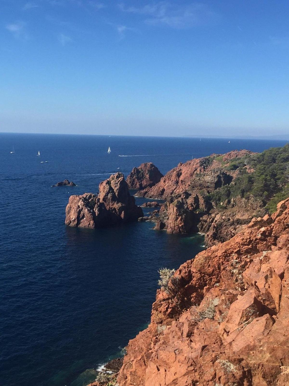 Village Cap Esterel, Piscine, Plage Saint-Raphael  Exterior photo